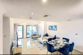 Spacious 2 Br With Lake View